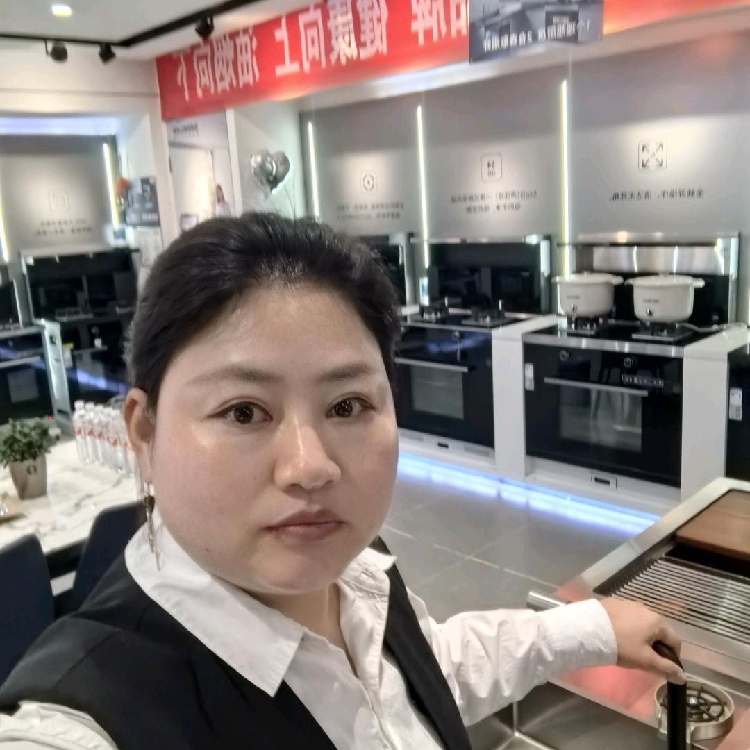 喀什曙光森歌集成灶店：（丽英）