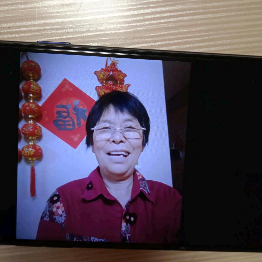 四宝，早8点开播，一线牵