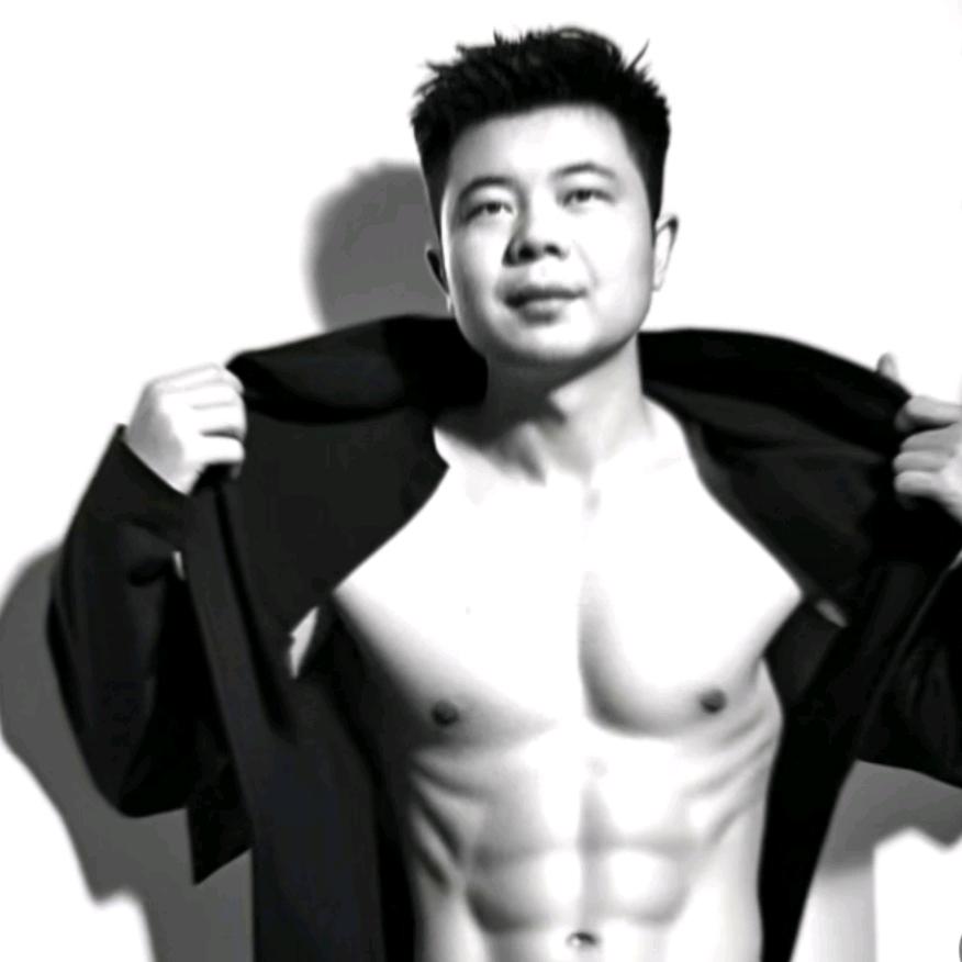 瘦巴巴的老爷们儿