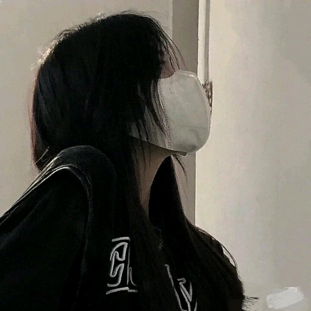沈佳琪.