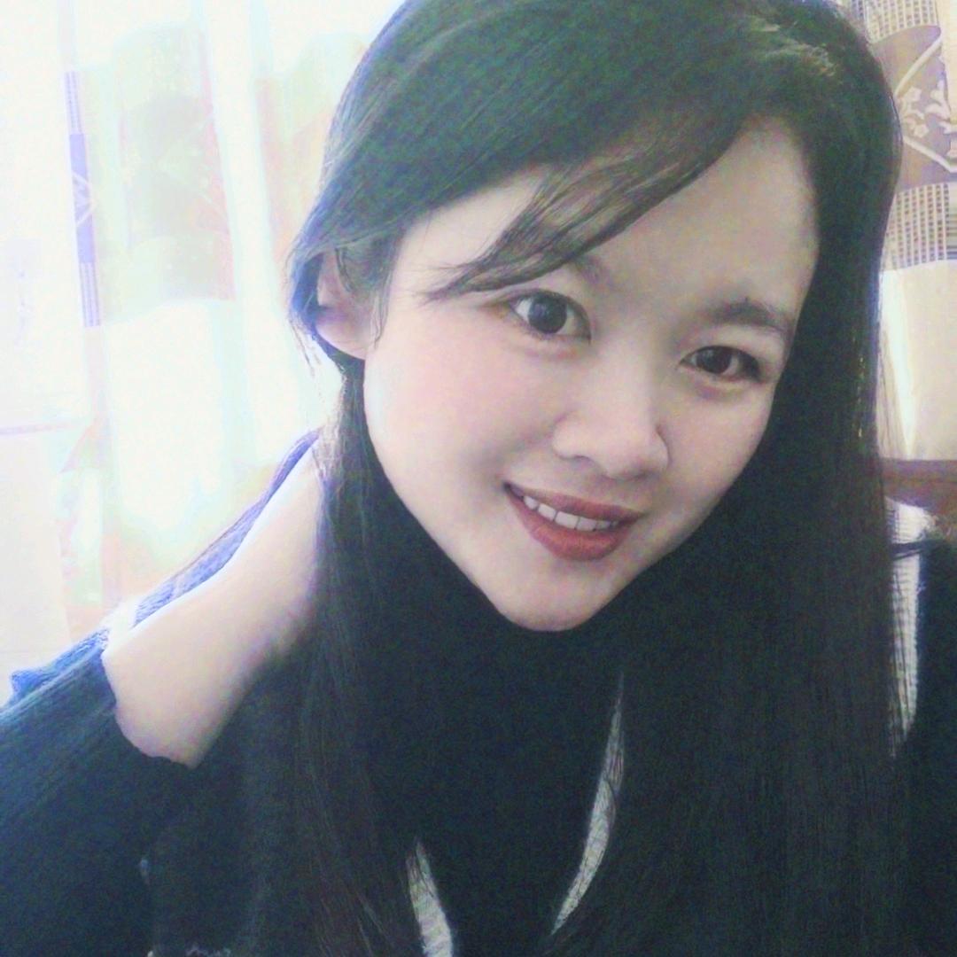 故乡大排档老板娘