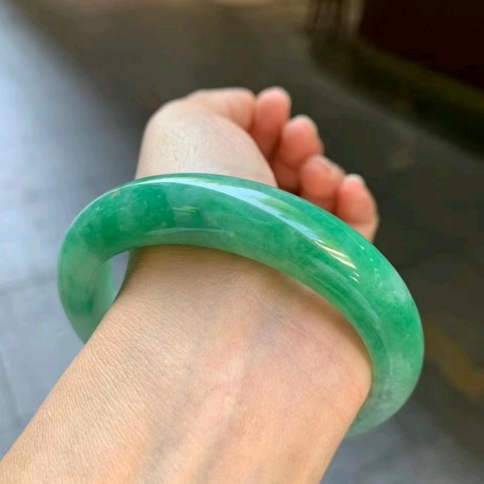 池太翡翠玉器打磨工厂
