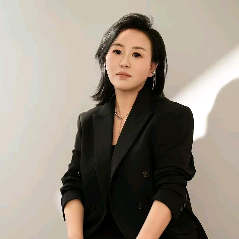 陇西化妆造型师   团子