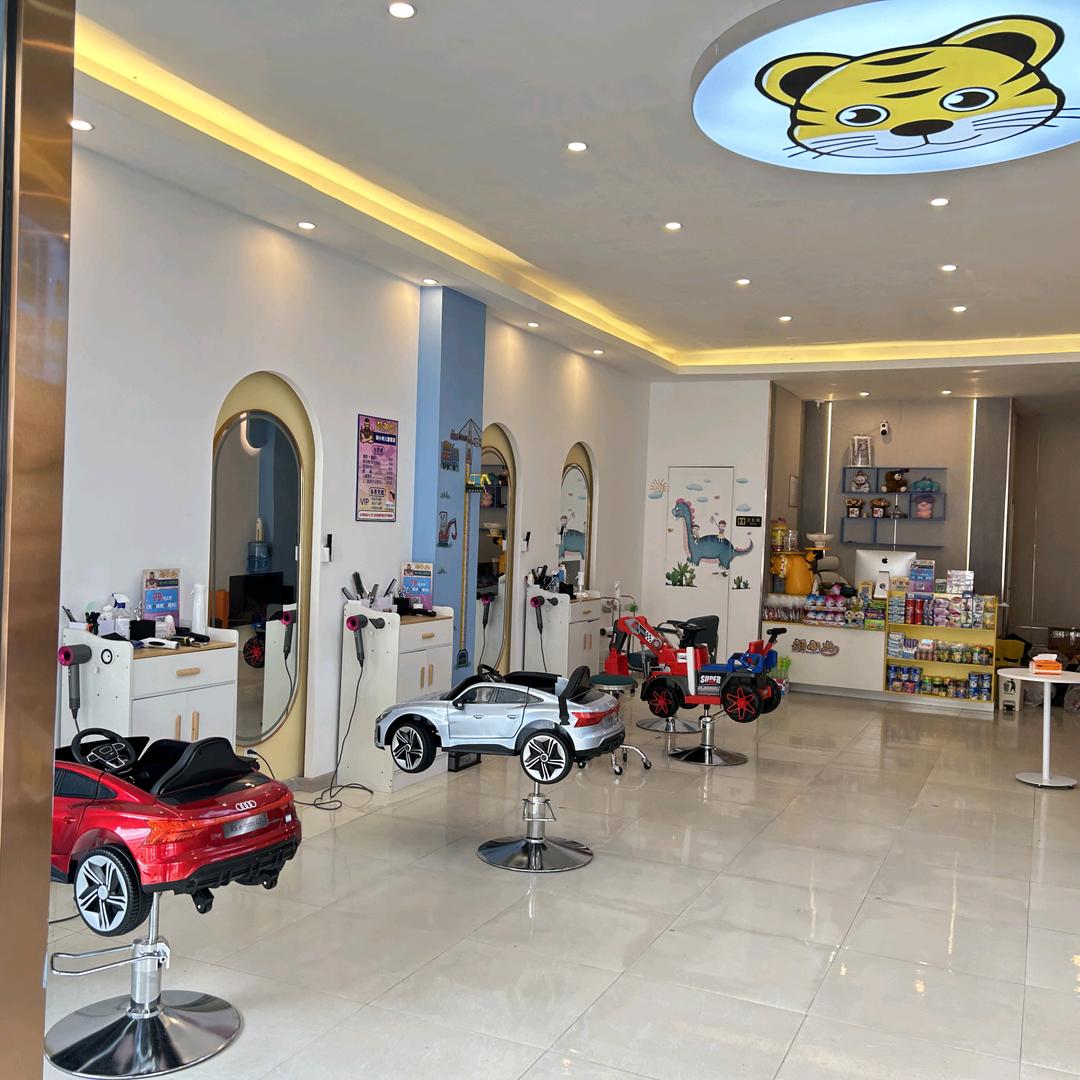 丽江店胡小虎儿童专业理发