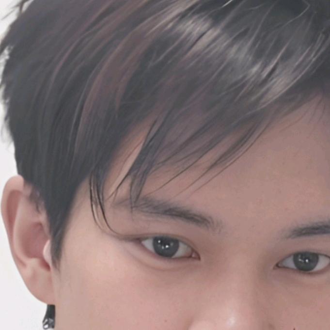 泪水打湿（尼古丁）