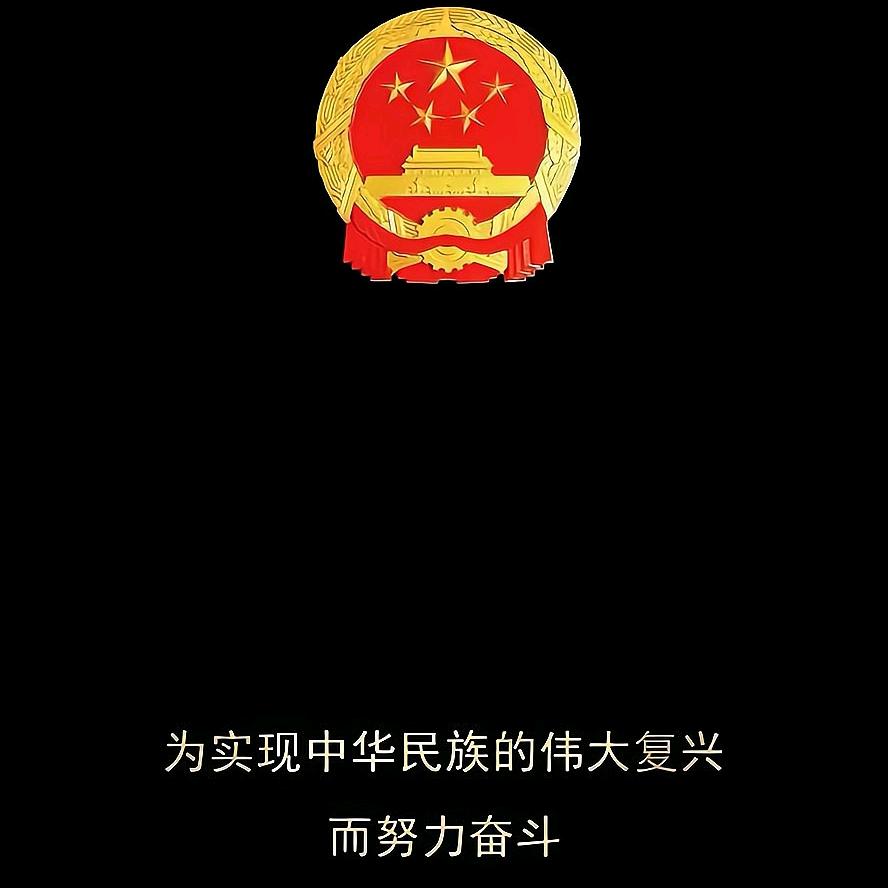 门口有棵玫瑰树.