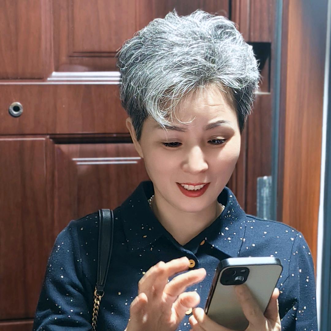 53岁文景教瑜伽