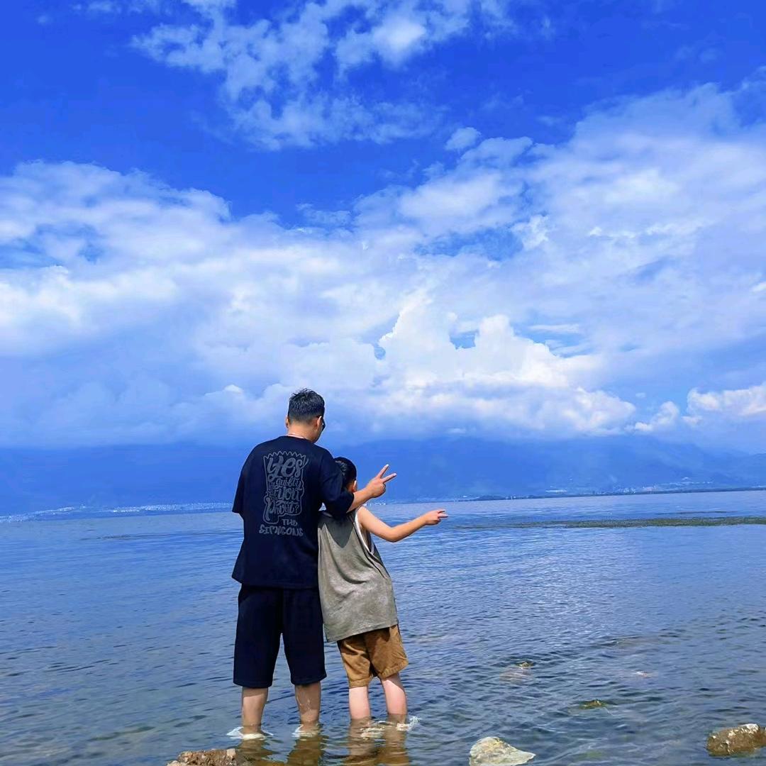 华踏艺术钢板楼梯厂