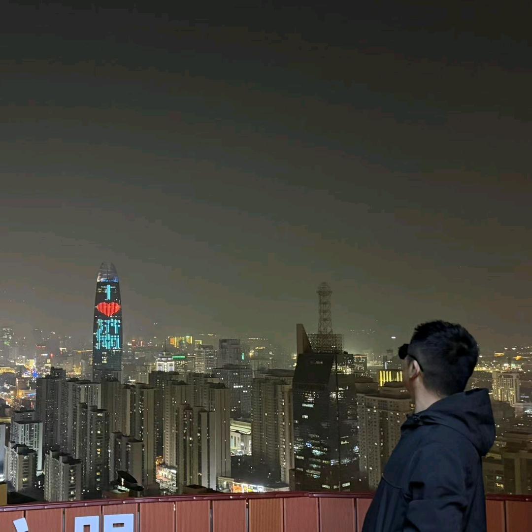 鲁 D    王  经  理
