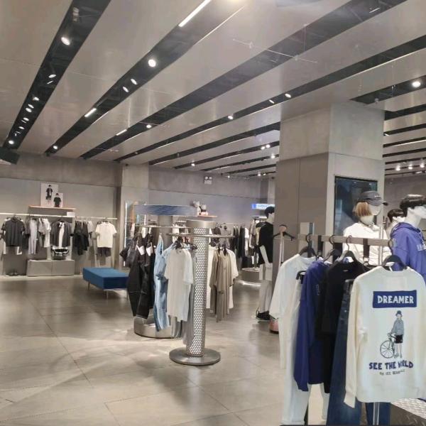 精品运动鞋服