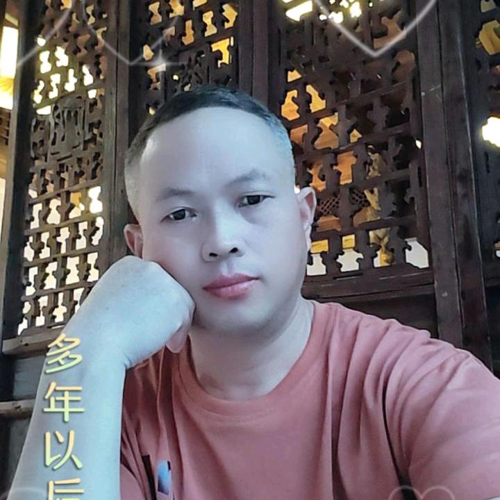 镜随楼台先得阅