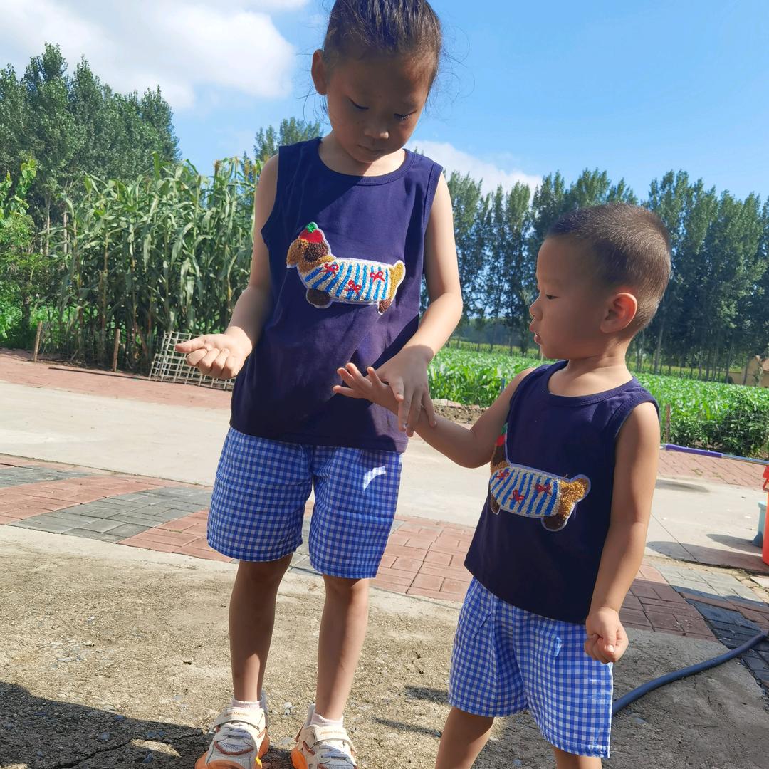 @忻忻妈妈✨（一拖三的日常）