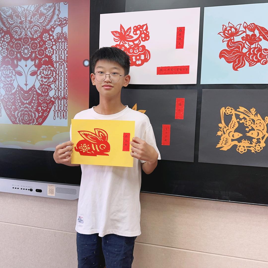 坐在树上钓鱼