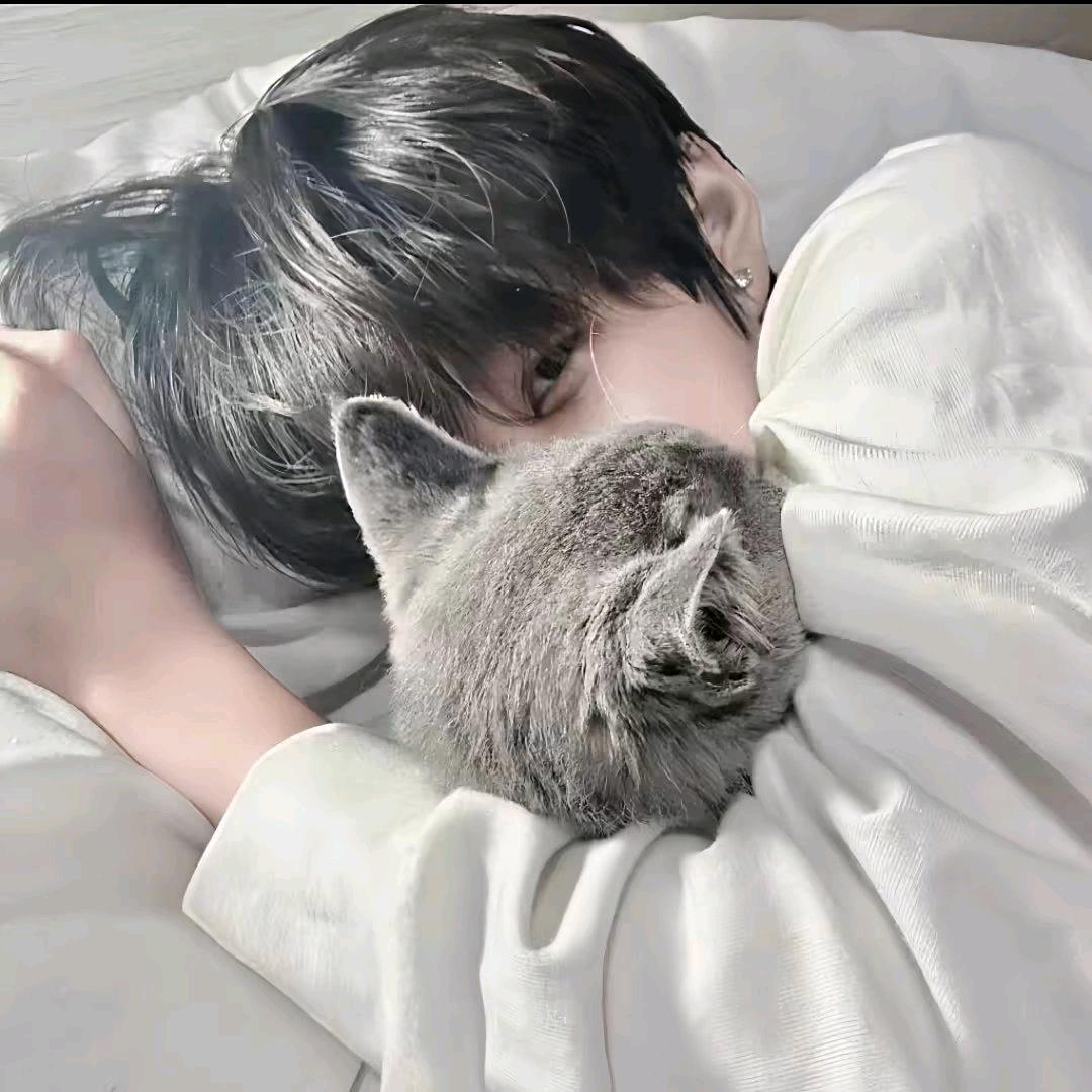 乱叫女生老婆被她老公打飞