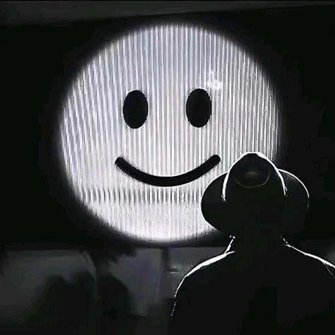 鹏鹏.