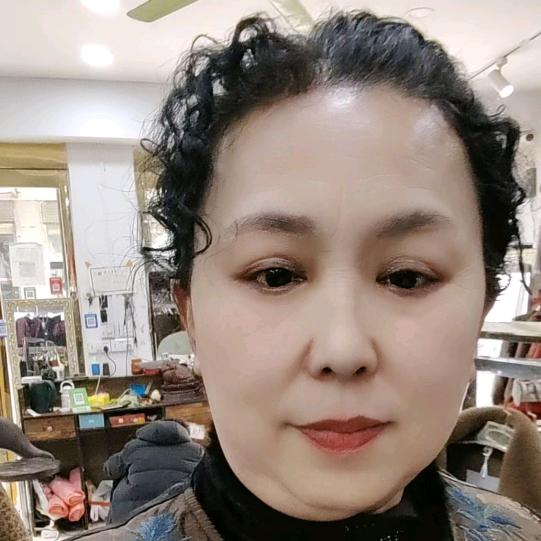 凤银服装店