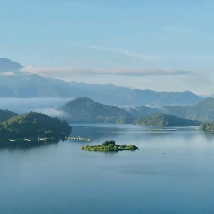 覃柱华《生者为王》