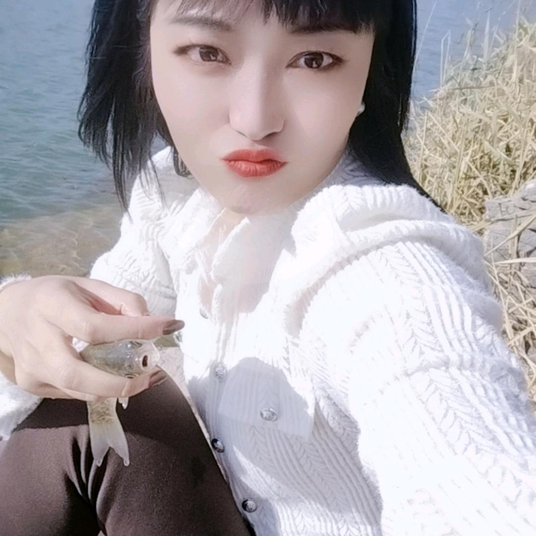 苏苏学钓鱼