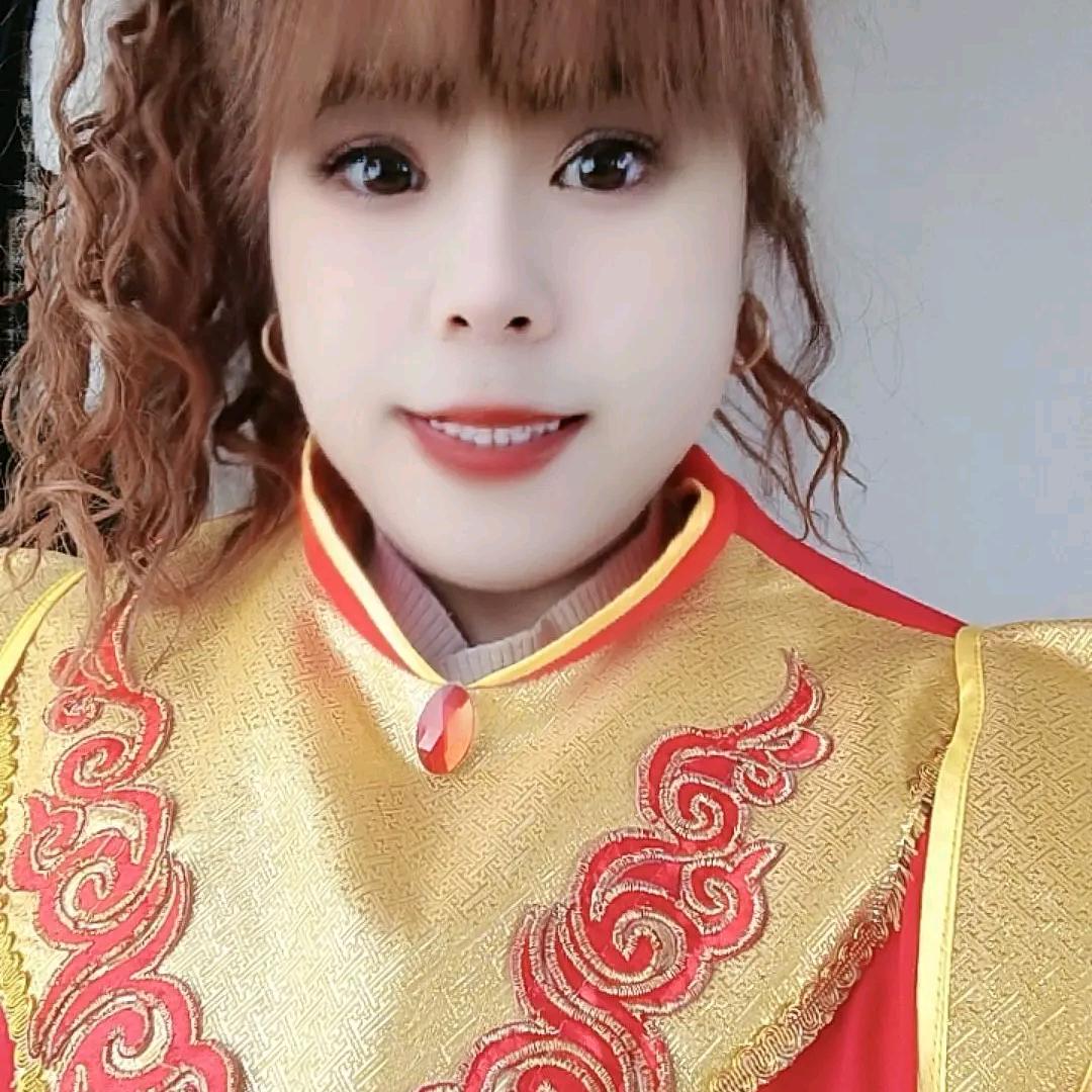 香落锣鼓。老闫