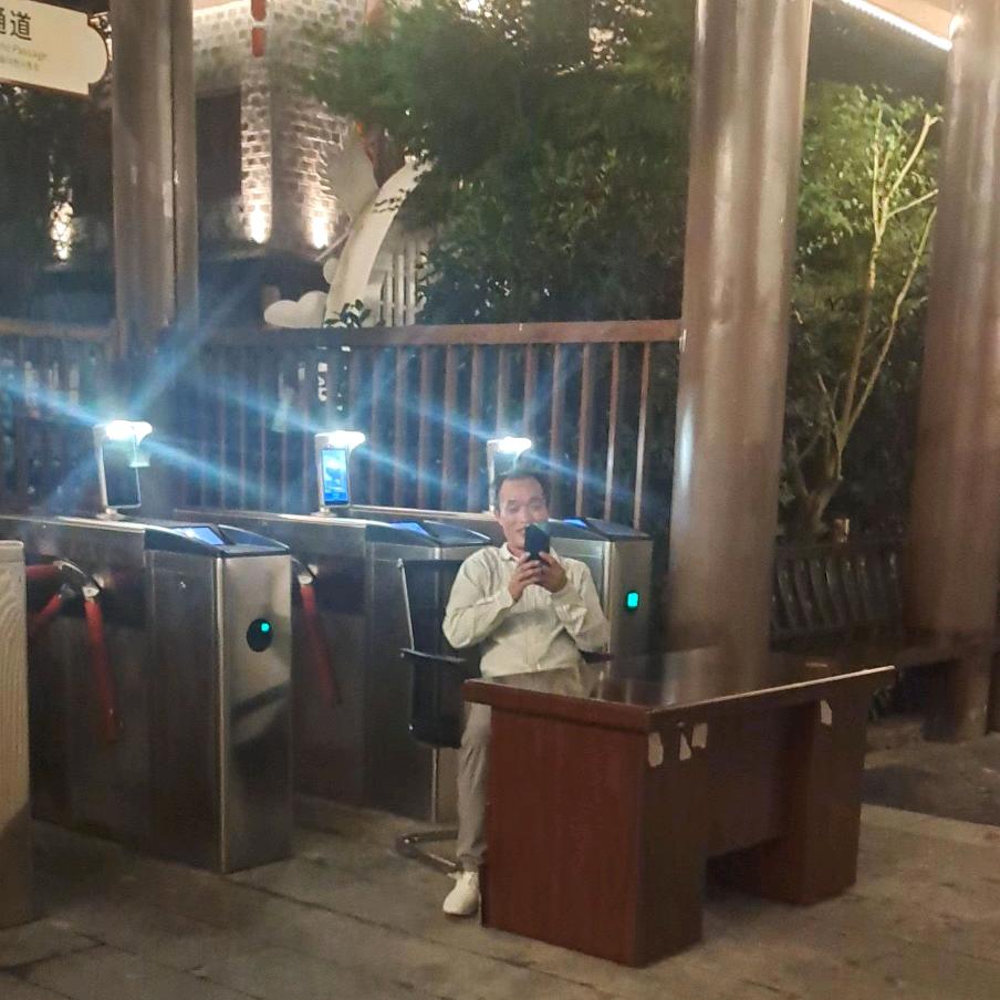 深夜的伤<华天>