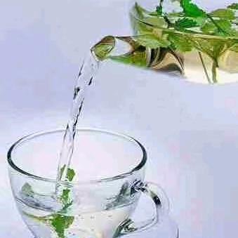 人生一半清醒，一半醉。