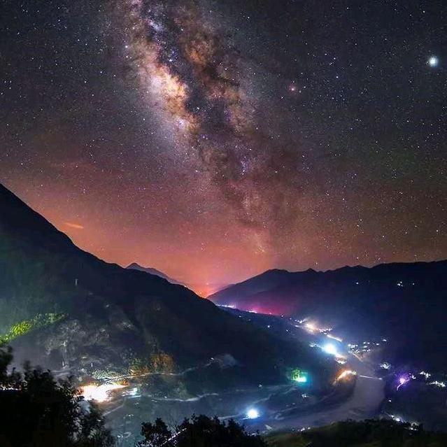 ✨太阳当空照，花儿对我笑😀😀✨✨✨