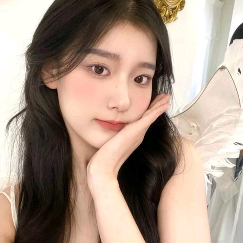 爱臭美的梦露