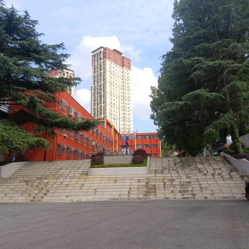 @贵阳华驿中学