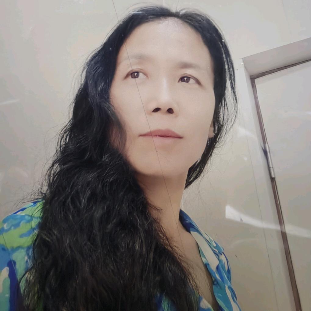 泰安唐訾路依秀女装