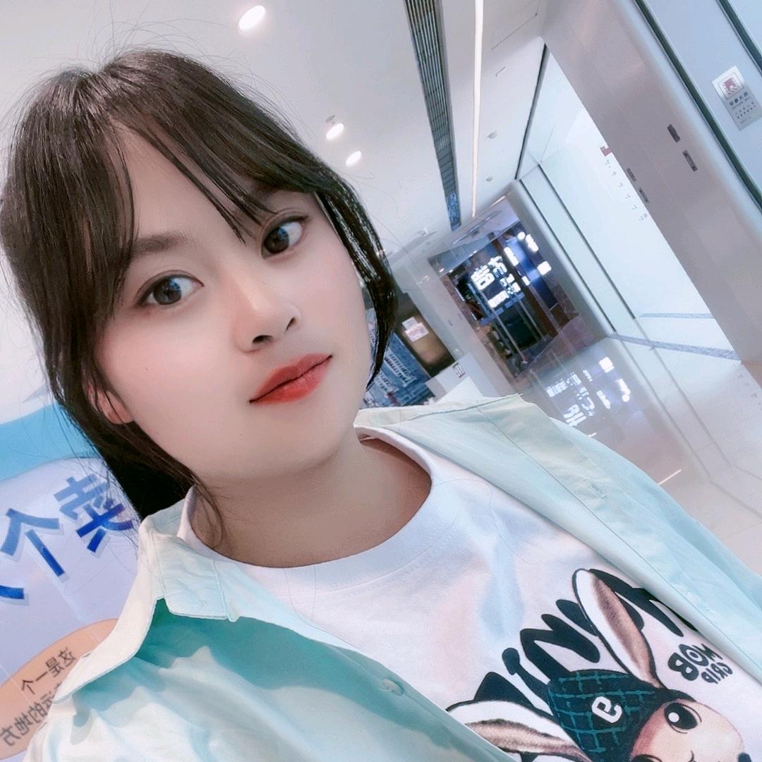 云南小彝妹