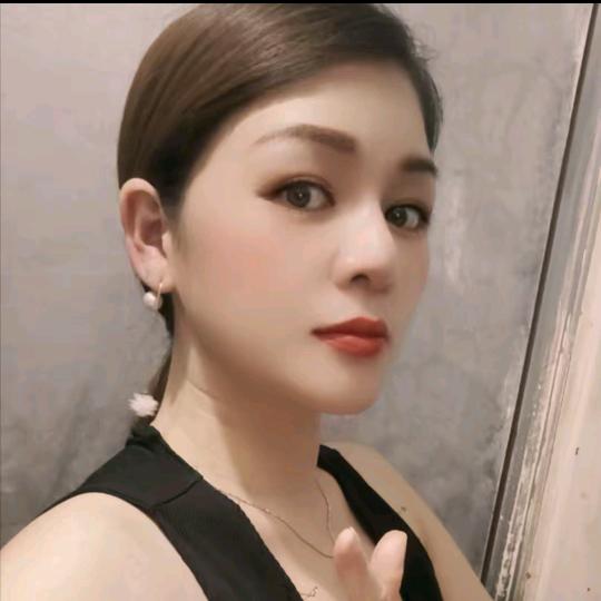 小曼玉😍