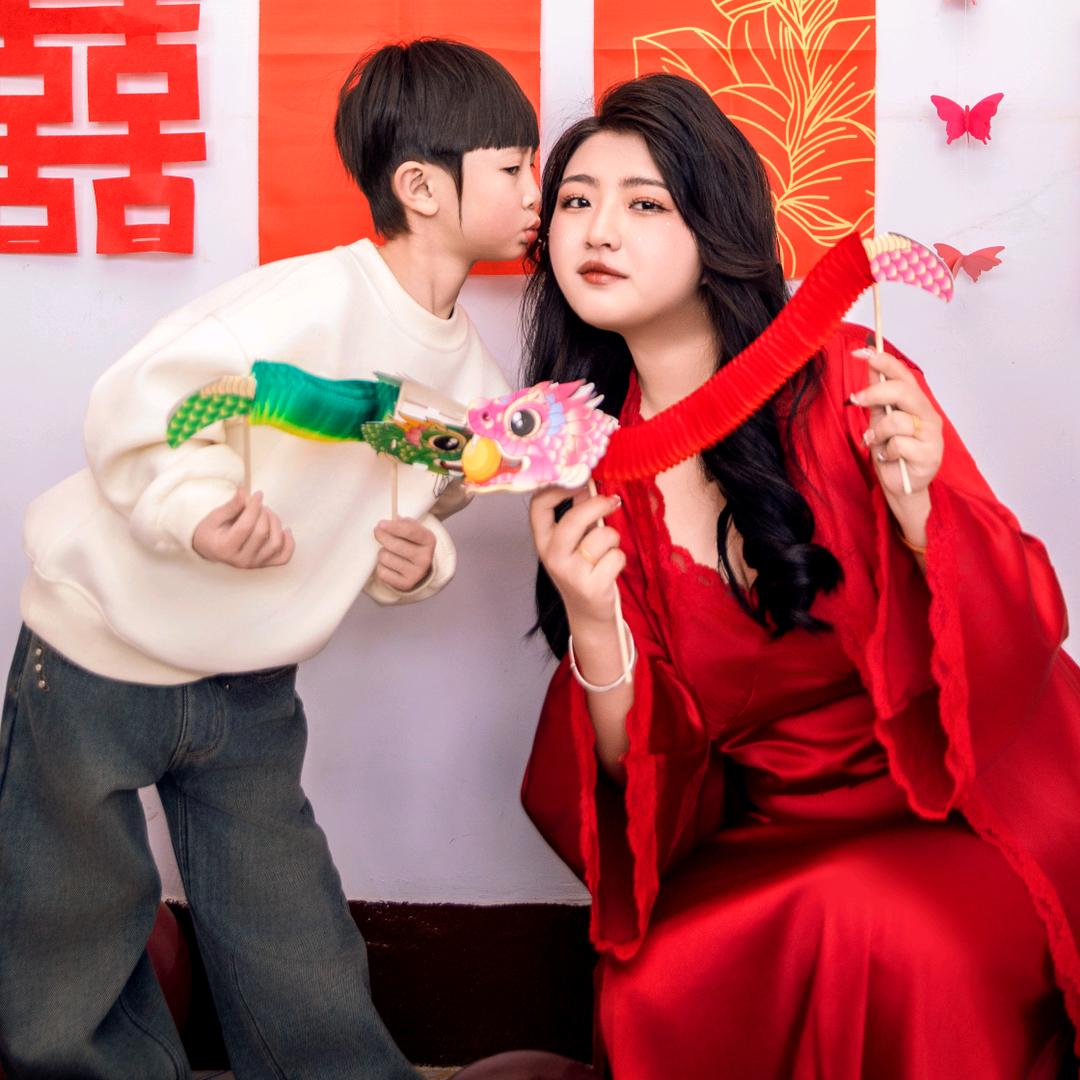两个宝贝的妈妈