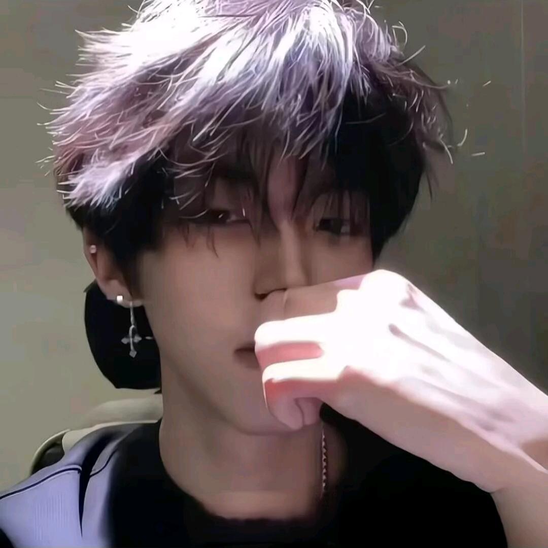 陌白.