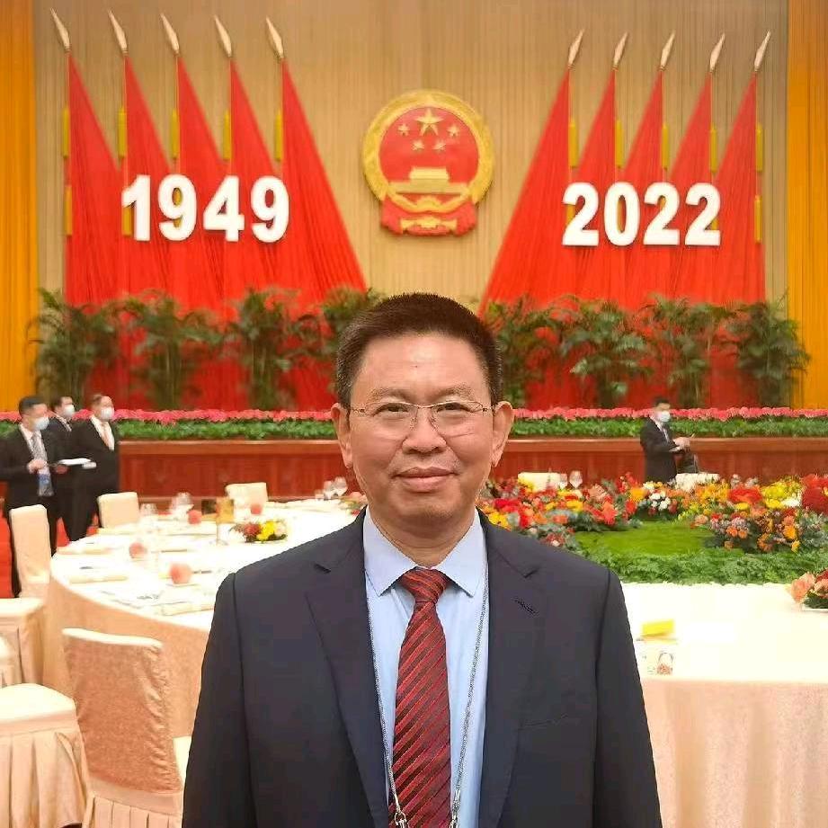 张华荣  非洲鞋王