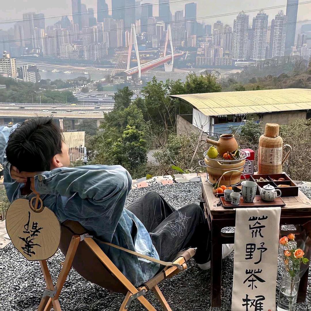 尼古拉斯。