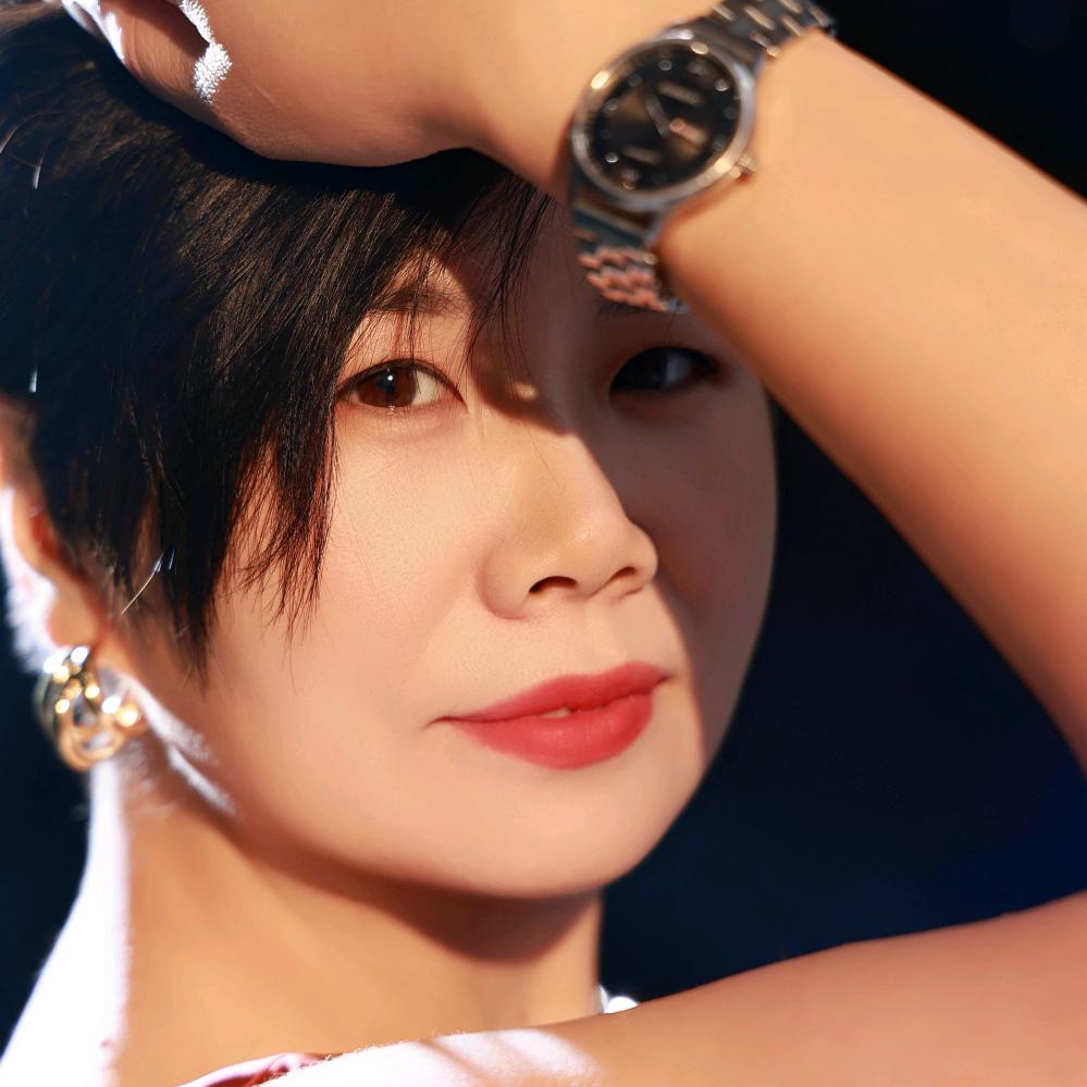 不修边幅的光辉女郎