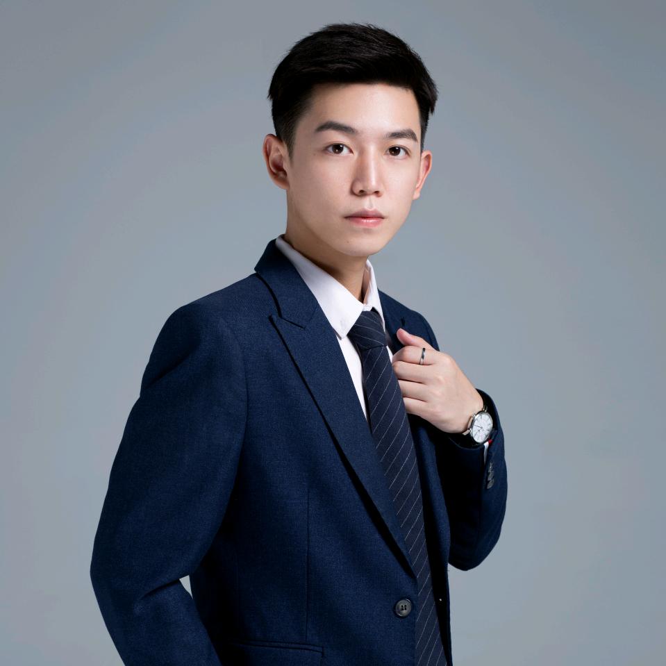 卖大平层的小帅😎