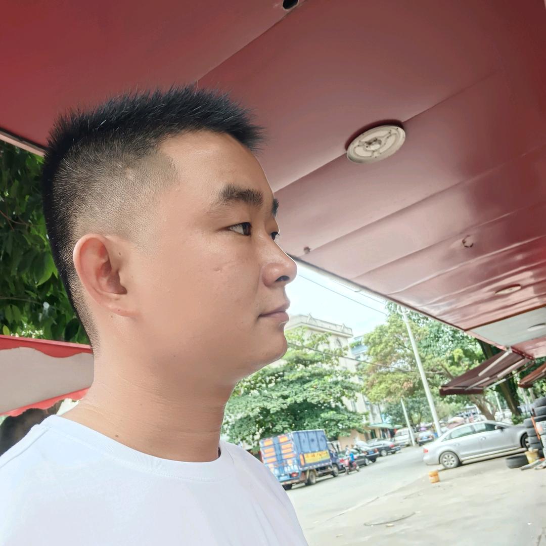 东兴市十哥轮胎总汇