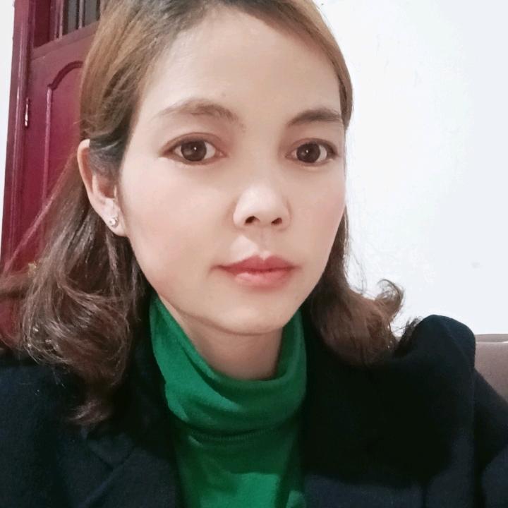 谭琼