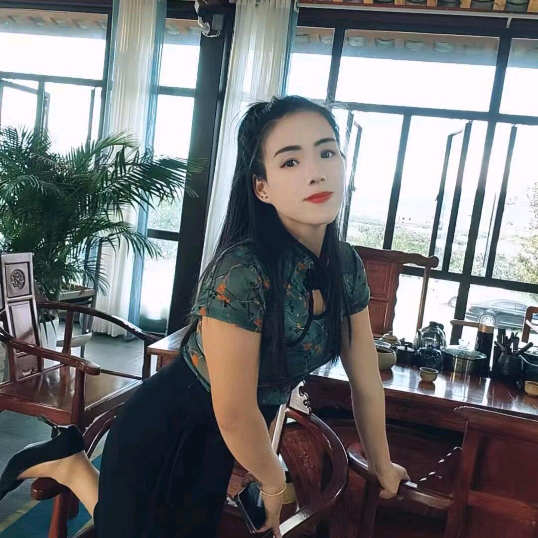 哈尼阿英
