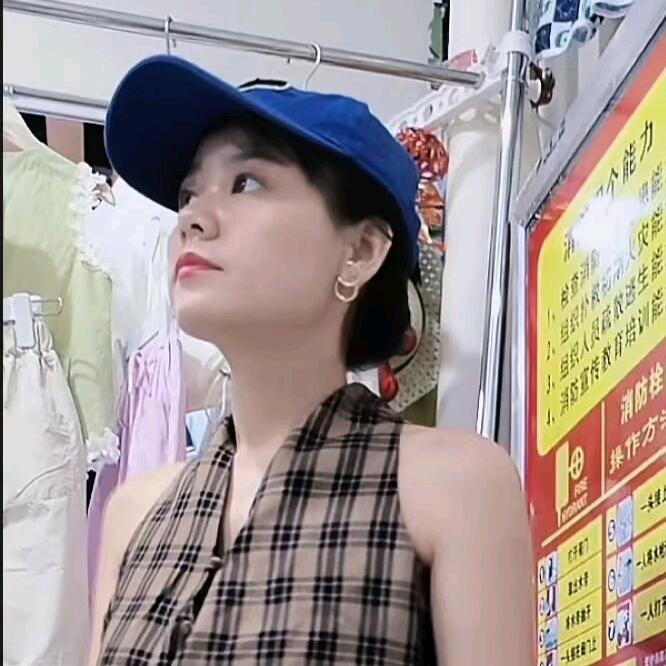小结巴童装