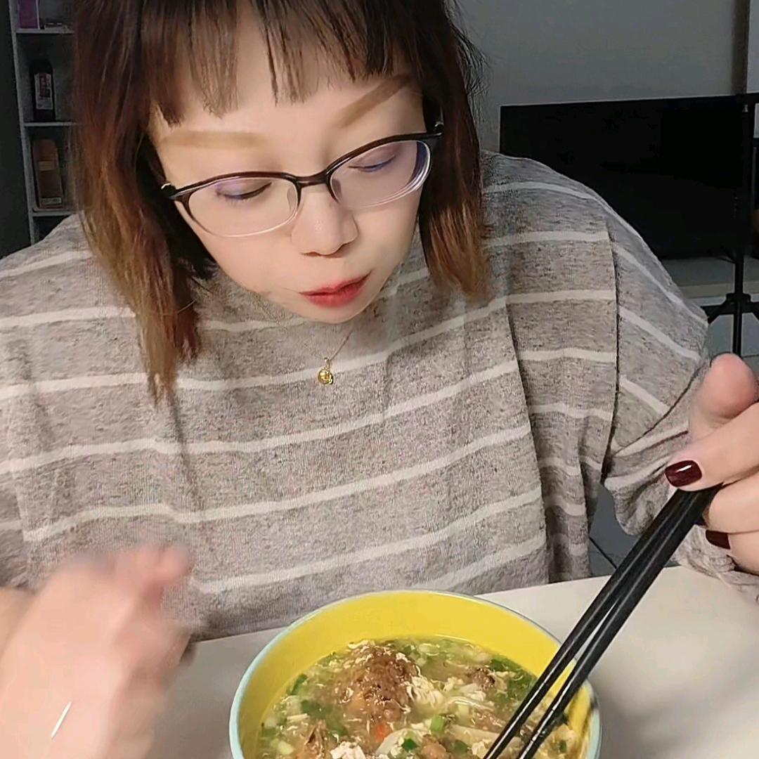 一起吃饭呀