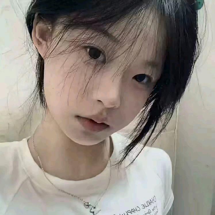 妍妍.