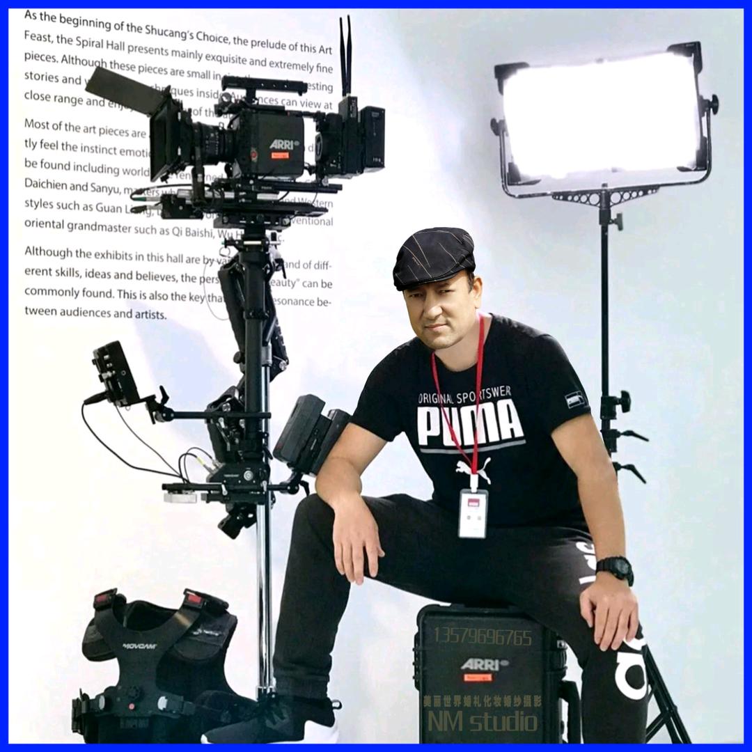 美丽世界婚礼化妆婚纱摄影