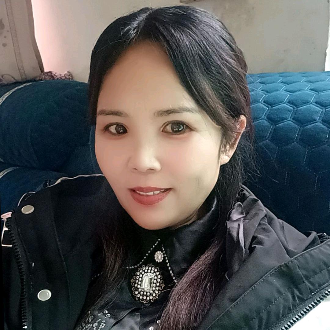 花轿鼓舞团员(峰姐)