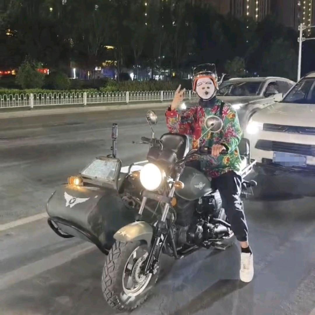 🏍️逐风阿海🏍️