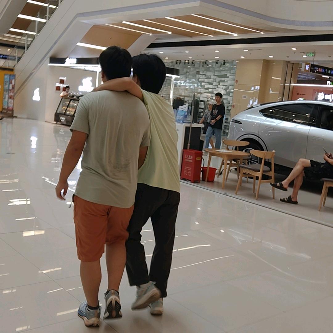 习惯了独自承受，用余生为儿女生活一