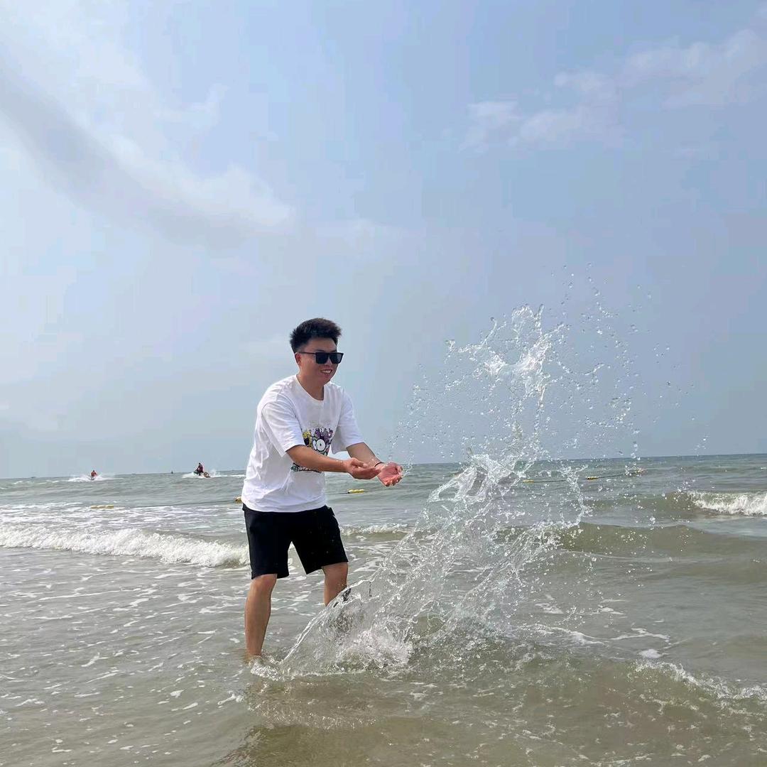 90后守村人🤚头像