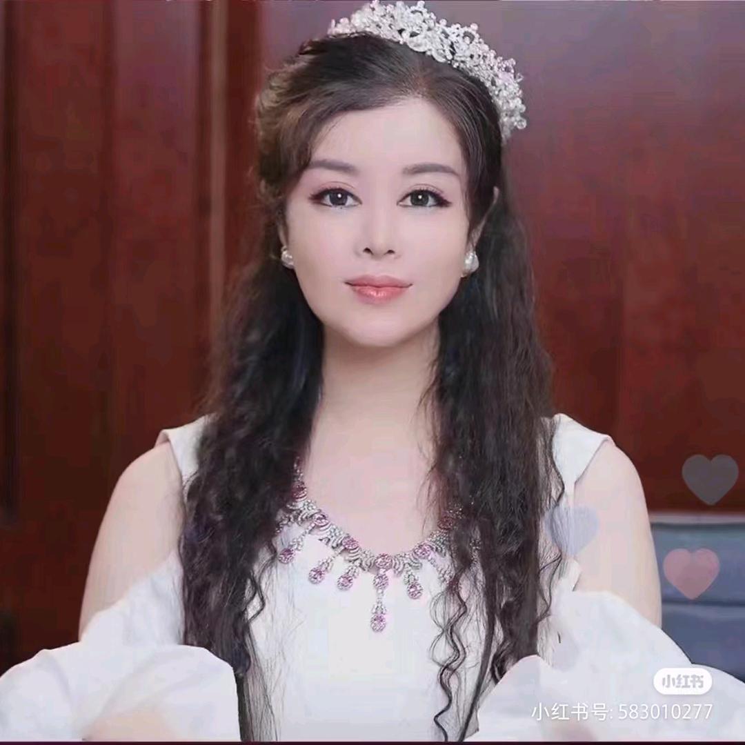 虞美人国际设计师-罗曼