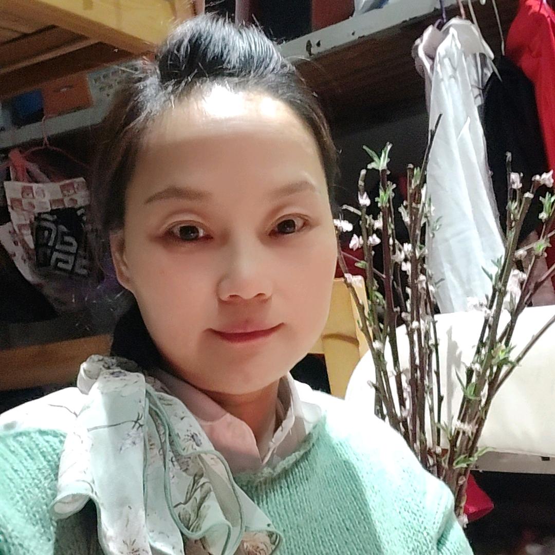 轻轻飞扬